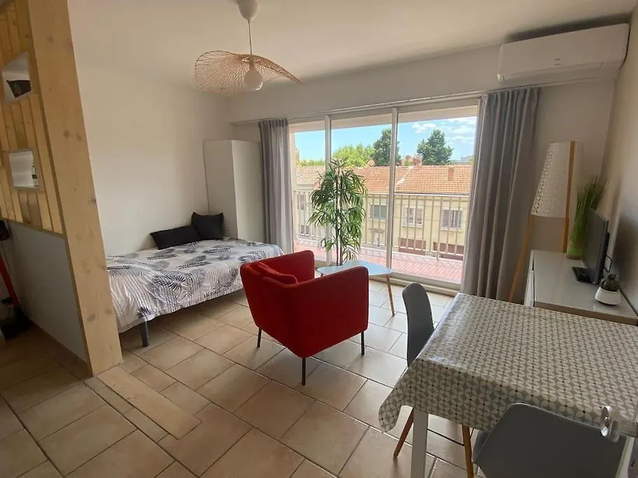 Studio Climatise Residence Le Galilee Avec Terrasse Proche Des Remparts Avignon Francie
