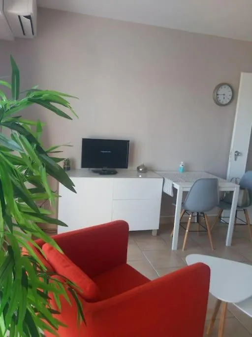 Studio Climatise Residence Le Galilee Avec Terrasse Proche Des Remparts Avignon 0*,