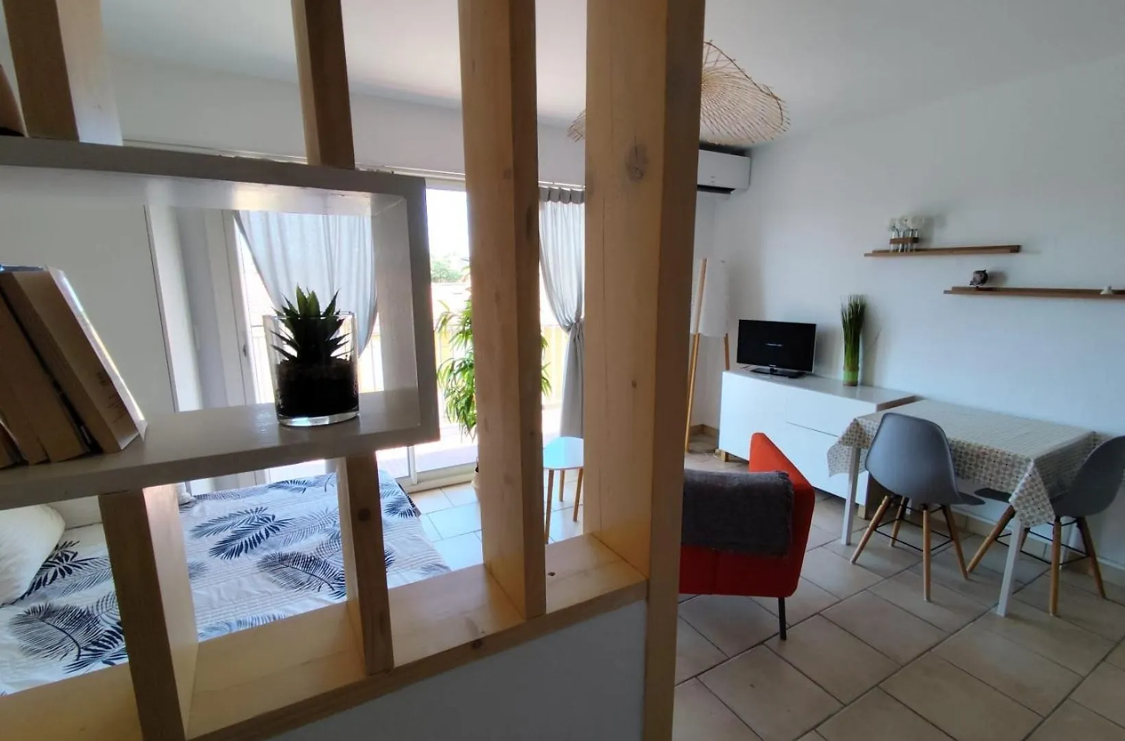Studio Climatise Residence Le Galilee Avec Terrasse Proche Des Remparts Avignon Francie